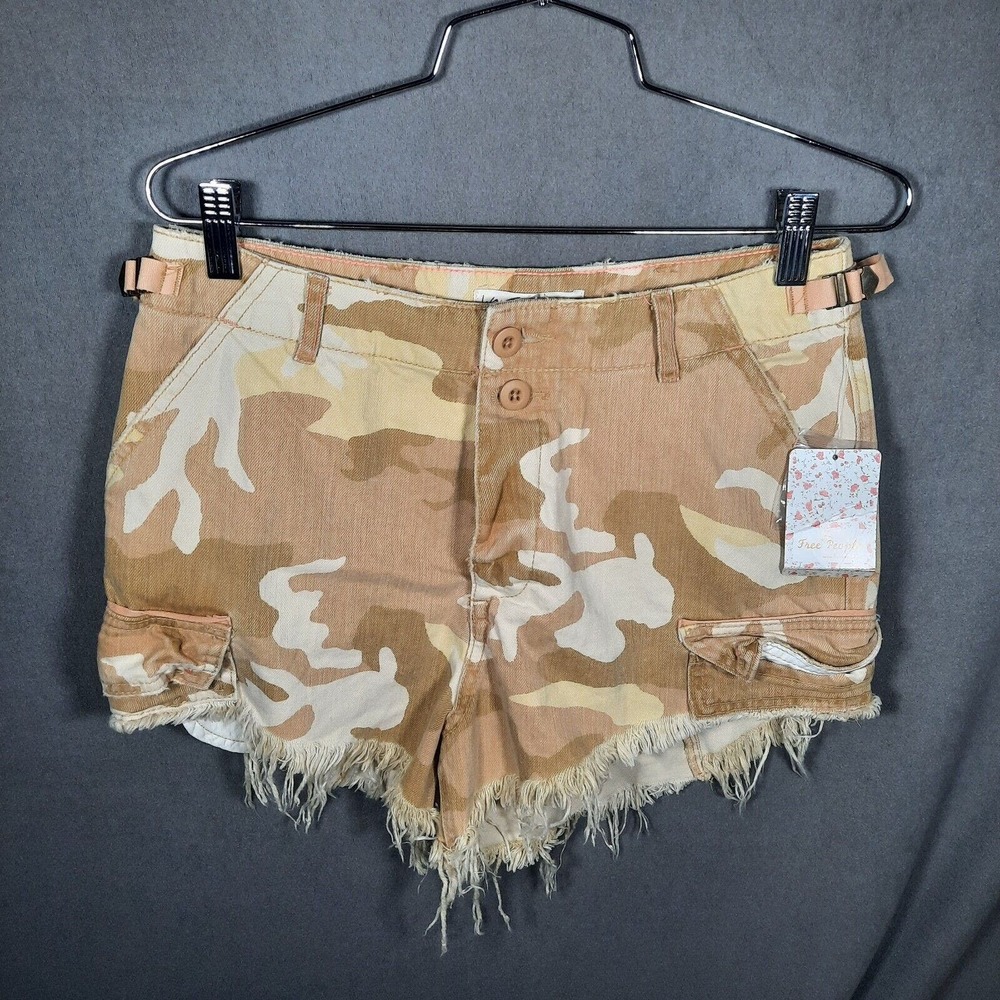 Free People Commander Cut Off Raw Hem Camouflage Shorts Womens Size 6 New
